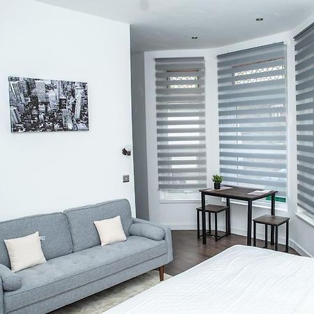 Aylesbury Apartment 1 With Free Parking Exterior foto