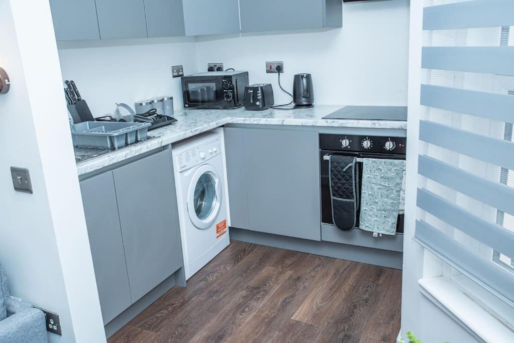 Aylesbury Apartment 1 With Free Parking Exterior foto
