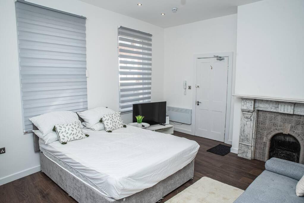 Aylesbury Apartment 1 With Free Parking Exterior foto
